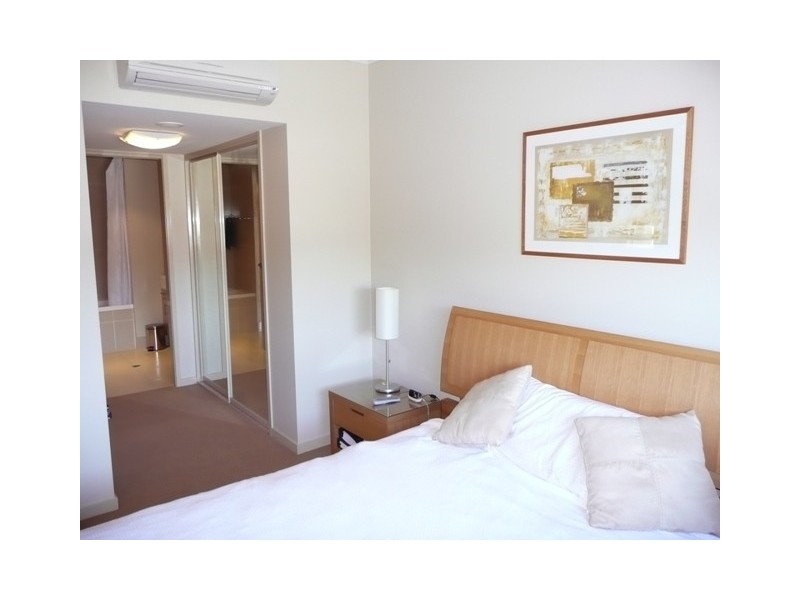 320/13 Mann Street, Westcourt QLD 4870