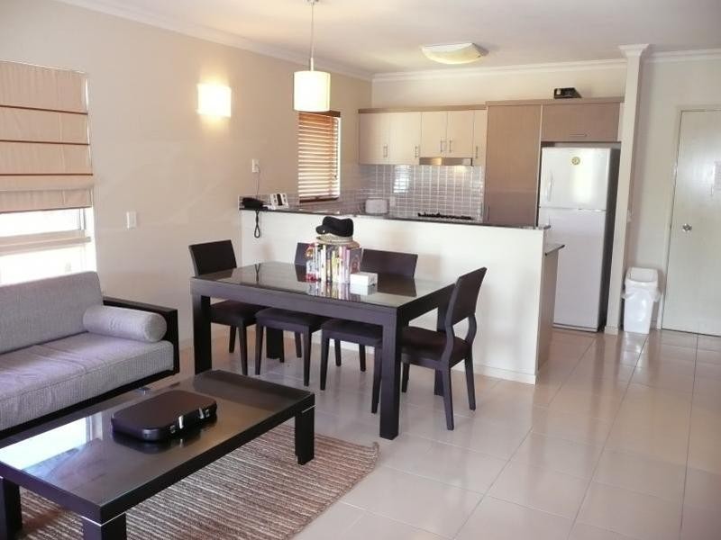 320/13 Mann Street, Westcourt QLD 4870