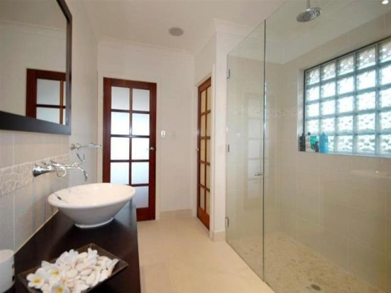 8 The Peak, Whitfield QLD 4870