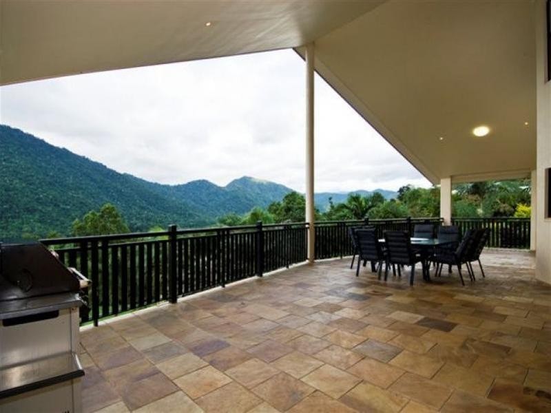 4 Lichen Close, Redlynch QLD 4870