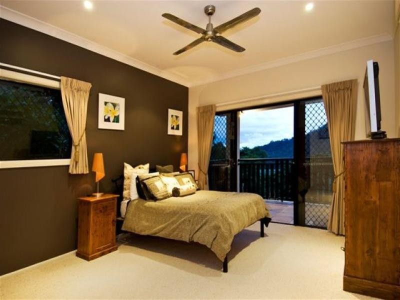 4 Lichen Close, Redlynch QLD 4870