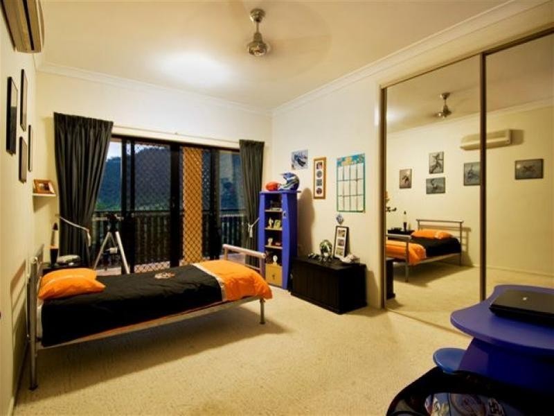 4 Lichen Close, Redlynch QLD 4870