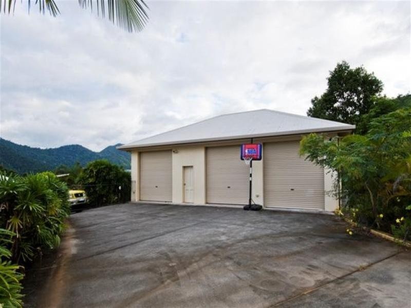 4 Lichen Close, Redlynch QLD 4870