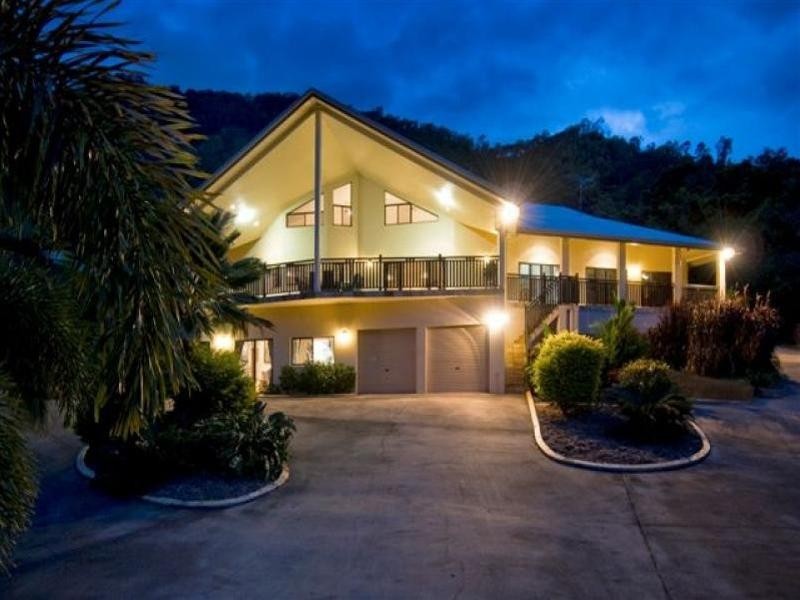 4 Lichen Close, Redlynch QLD 4870