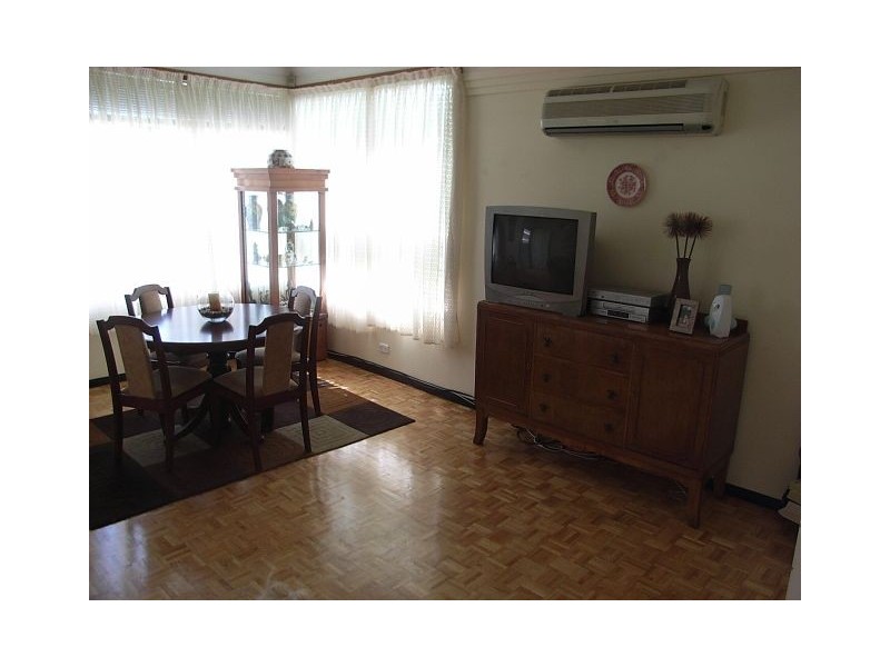 2E  Hillcrest, Greenacre NSW 2190