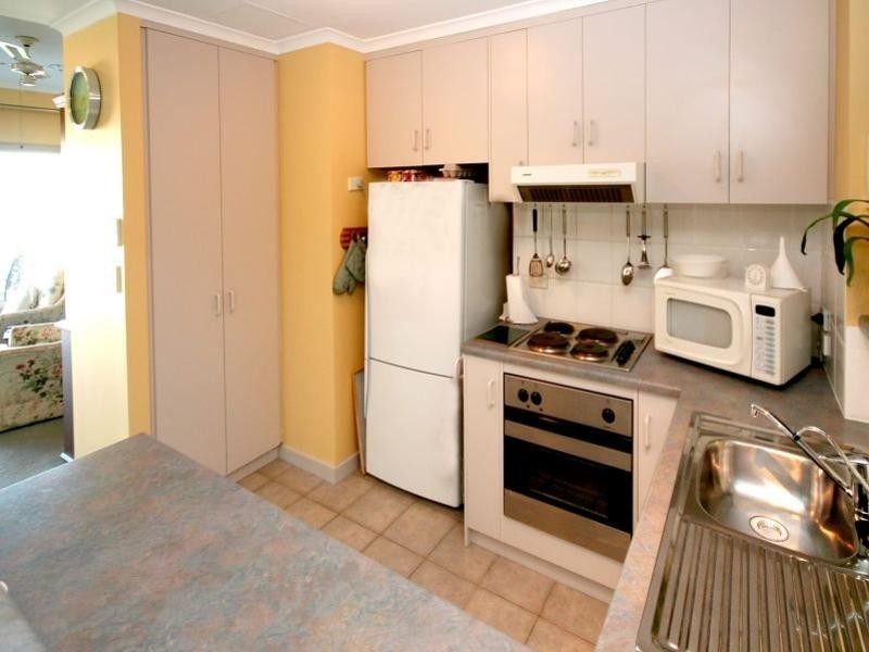 11/5  South Esplanade, Glenelg SA 5045