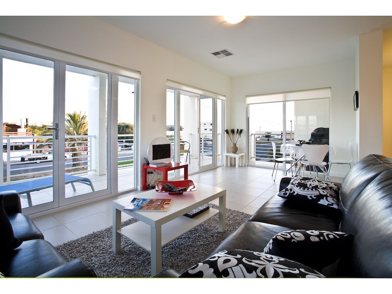 1/8 West Beach Road, West Beach SA 5024