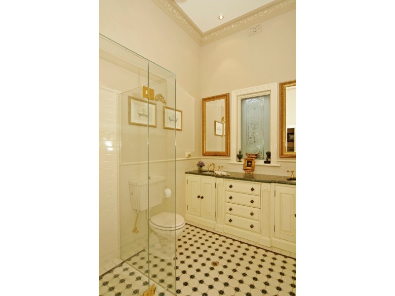 3 Giles Avenue, Glenelg SA 5045