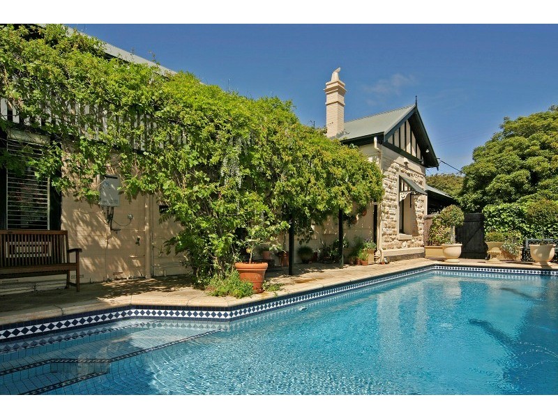 3 Giles Avenue, Glenelg SA 5045