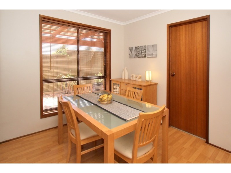 10 Luderitz Close, Hallett Cove SA 5158