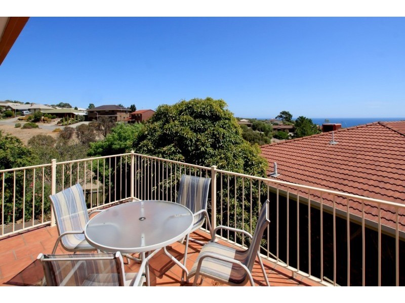 10 Luderitz Close, Hallett Cove SA 5158