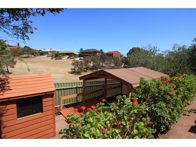 10 Luderitz Close, Hallett Cove SA 5158