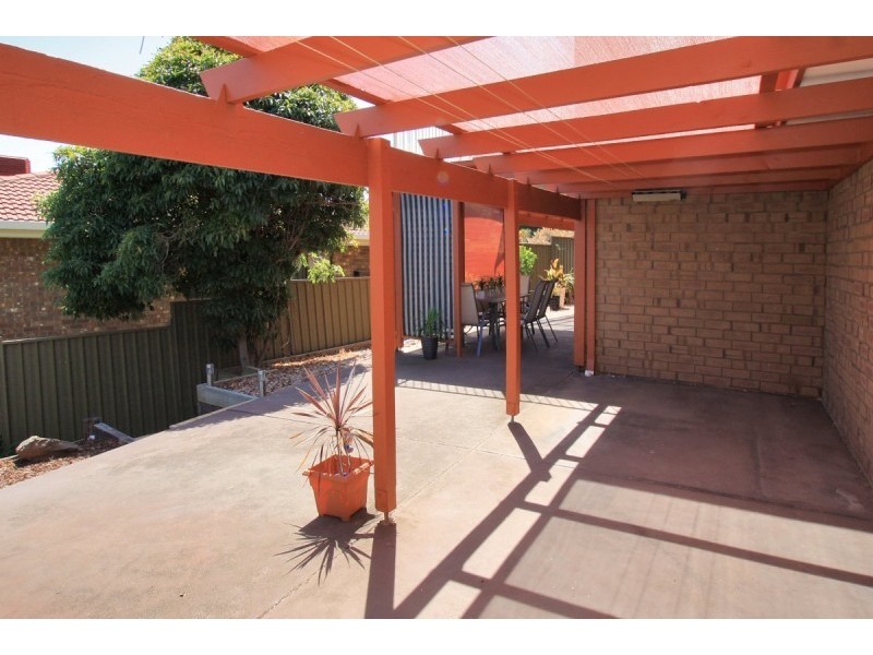10 Luderitz Close, Hallett Cove SA 5158