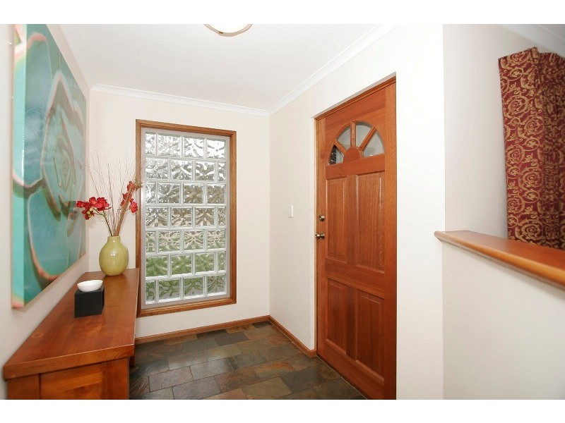 9  Parkgate Court, Onkaparinga Hills SA 5163