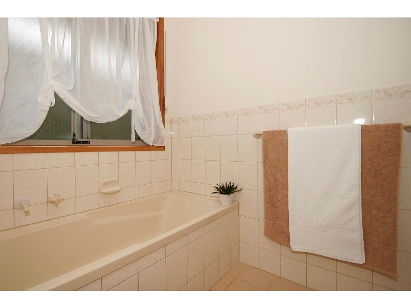 9  Parkgate Court, Onkaparinga Hills SA 5163