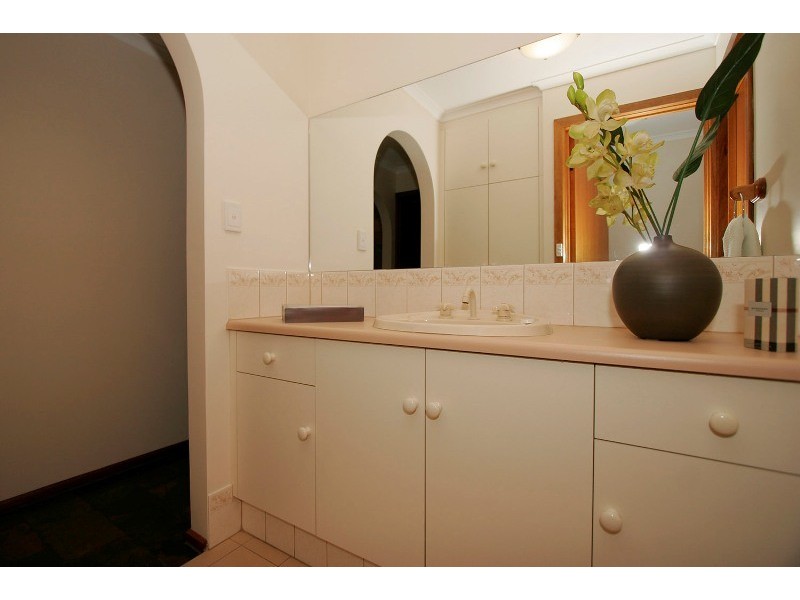 9  Parkgate Court, Onkaparinga Hills SA 5163