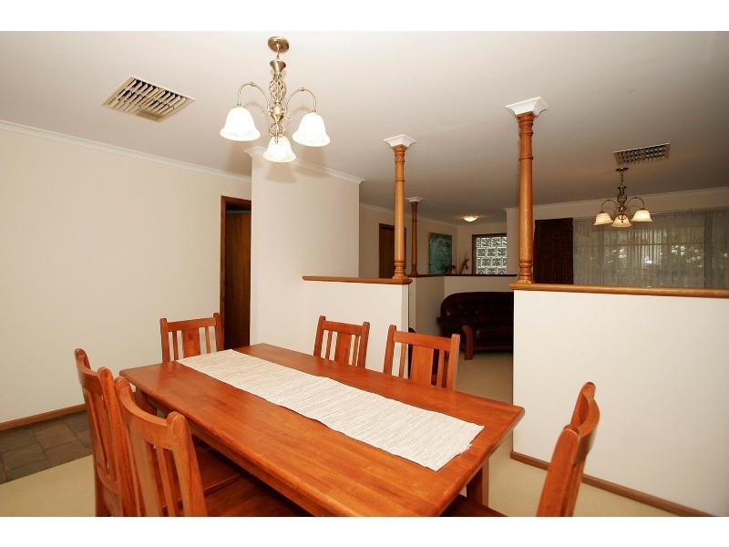 9  Parkgate Court, Onkaparinga Hills SA 5163