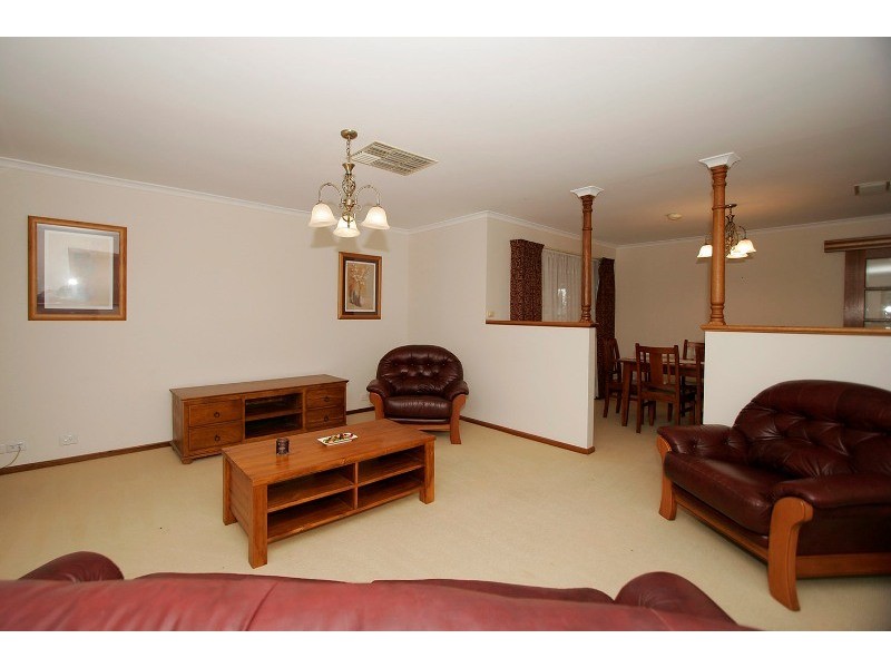 9  Parkgate Court, Onkaparinga Hills SA 5163