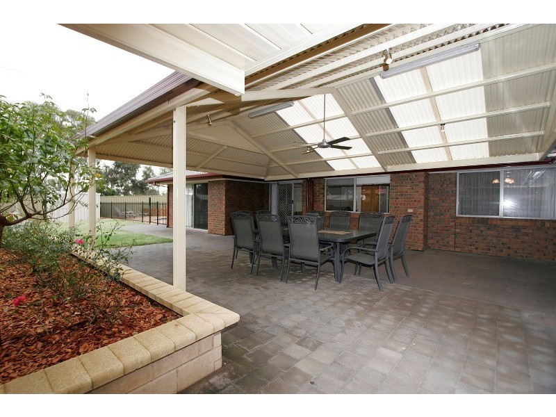 9  Parkgate Court, Onkaparinga Hills SA 5163