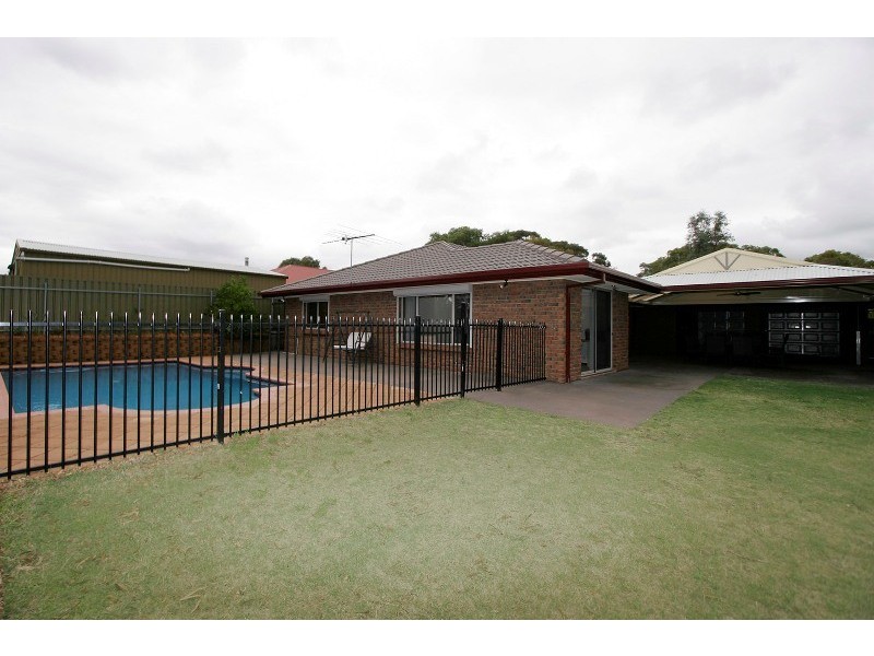 9  Parkgate Court, Onkaparinga Hills SA 5163