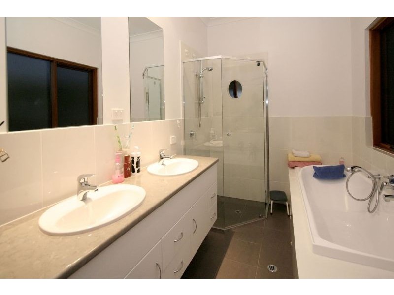 2 Eagle Rise, Darlington SA 5047