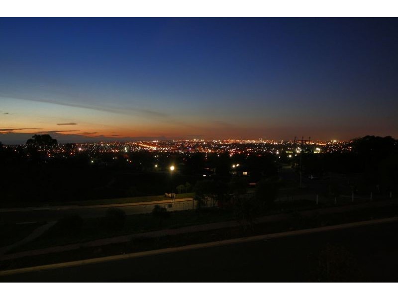 2 Eagle Rise, Darlington SA 5047