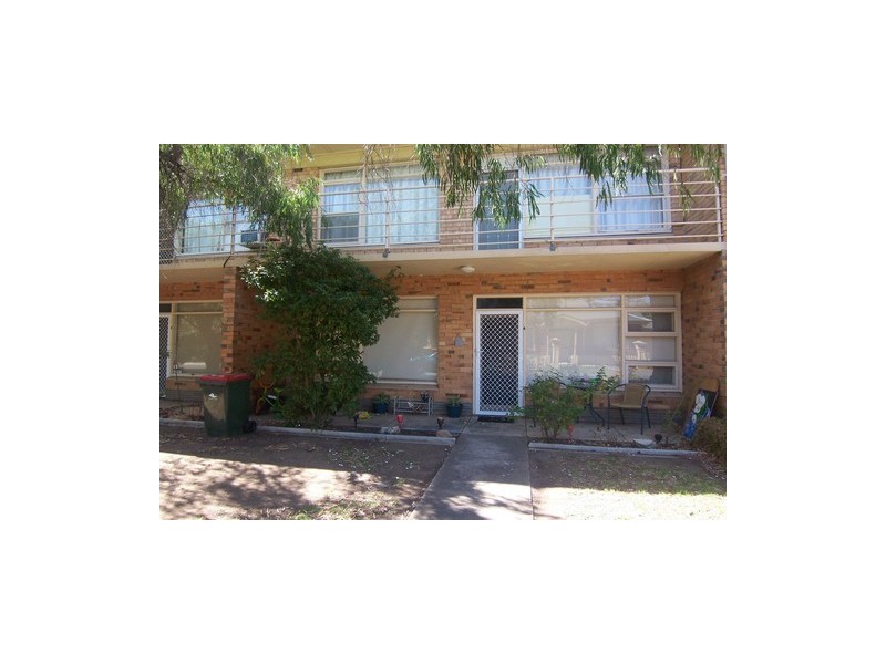 4/17  Macfarlane Street, Glenelg North SA 5045