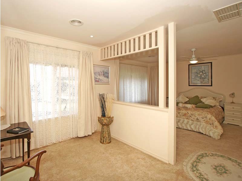 2 Hampton Court, Dover Gardens SA 5048