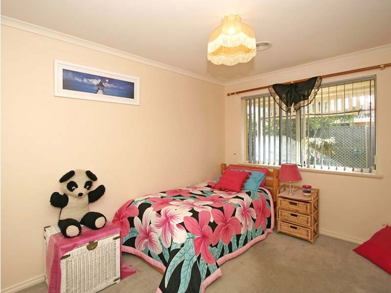 2 Hampton Court, Dover Gardens SA 5048