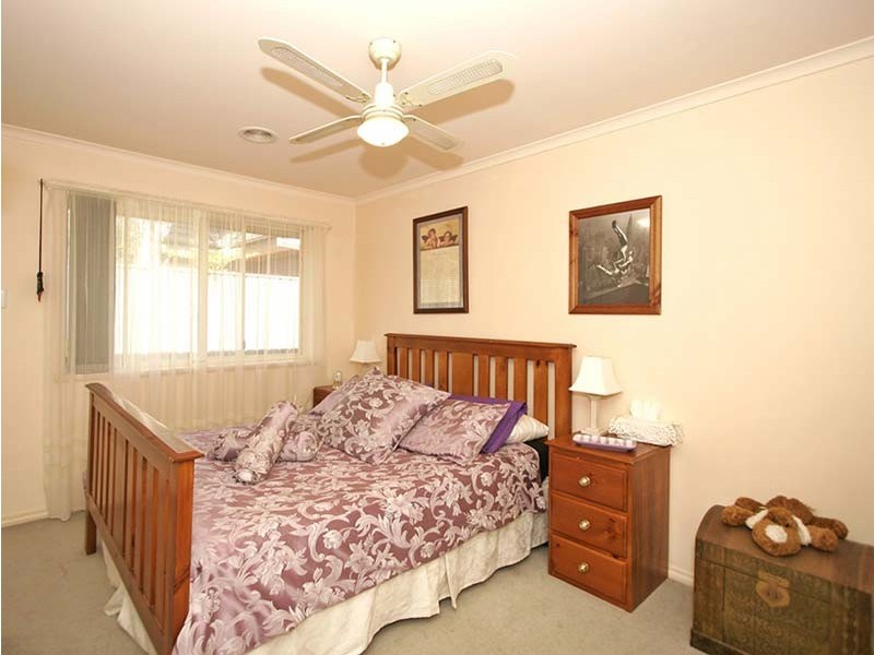 2 Hampton Court, Dover Gardens SA 5048