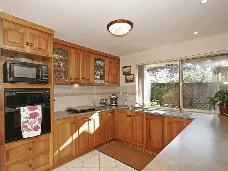 2 Hampton Court, Dover Gardens SA 5048