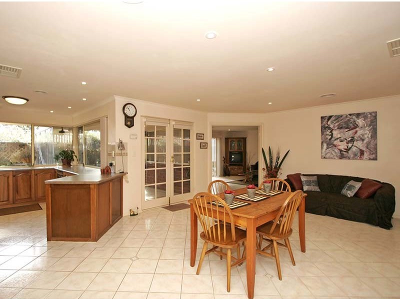 2 Hampton Court, Dover Gardens SA 5048