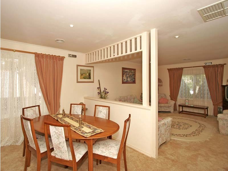 2 Hampton Court, Dover Gardens SA 5048