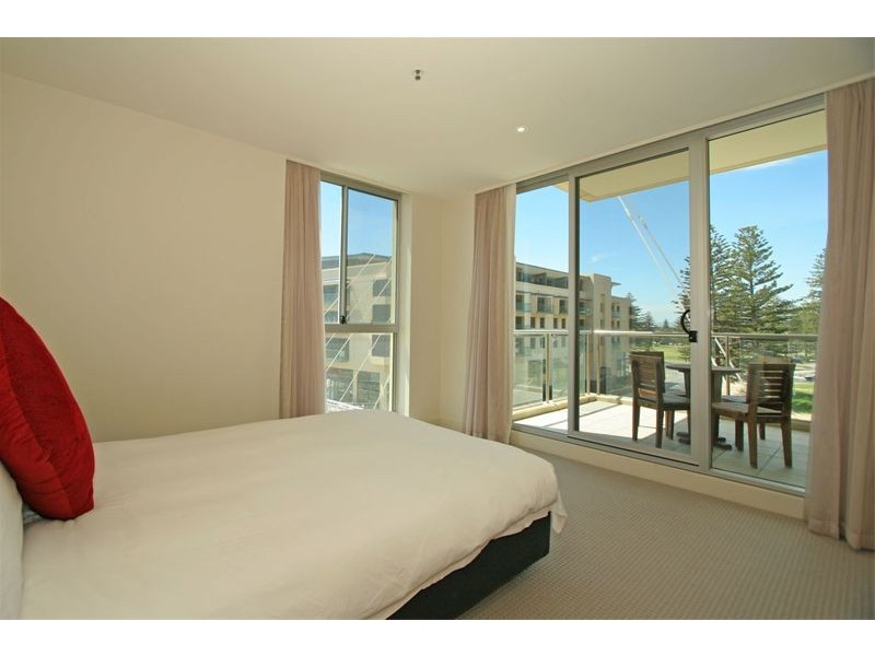 227/16  Holdfast Promenade, Glenelg SA 5045