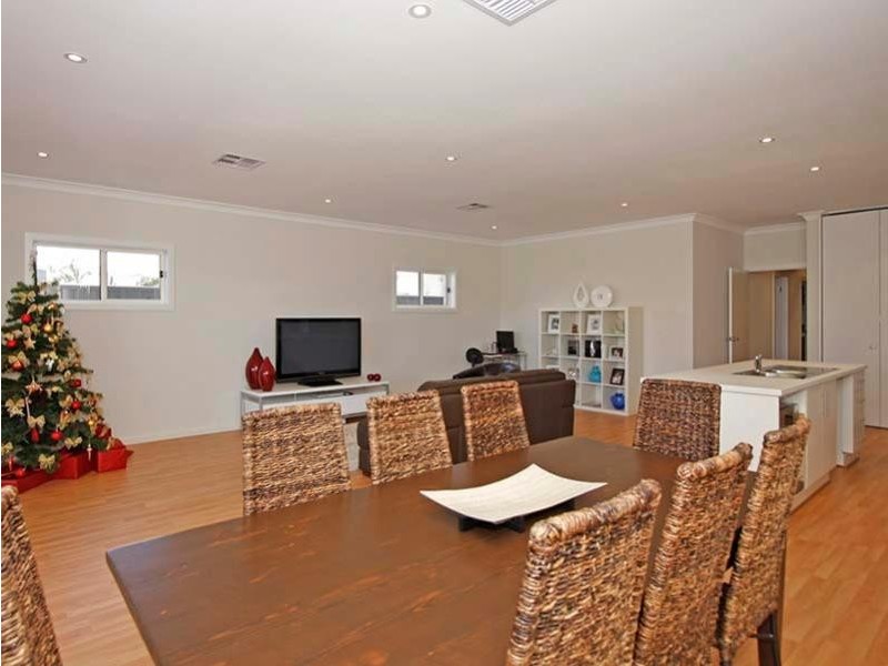 2 Victor Avenue, Glengowrie SA 5044