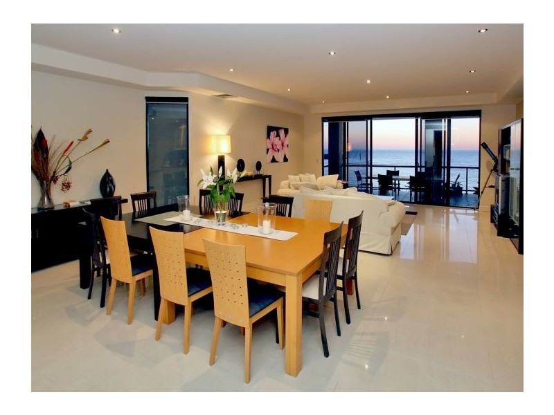 4/7  North Esplanade, Glenelg North SA 5045