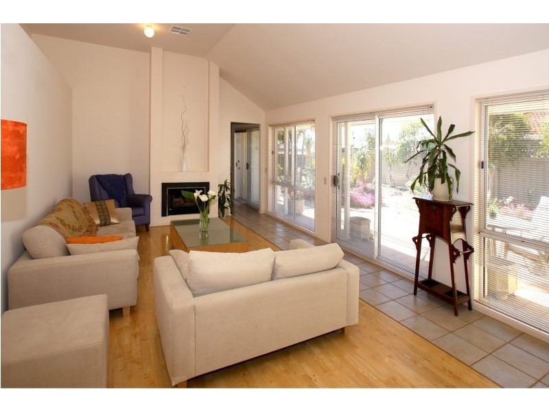 9 Livermead Way, Moana SA 5169