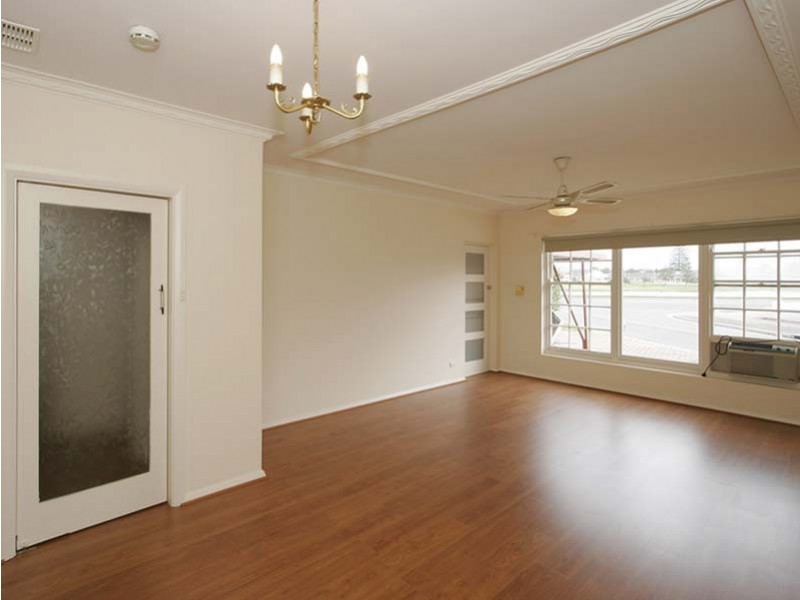 2/37  Adelphi Crescent, Glenelg North SA 5045