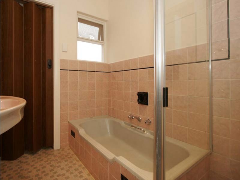 2/37  Adelphi Crescent, Glenelg North SA 5045