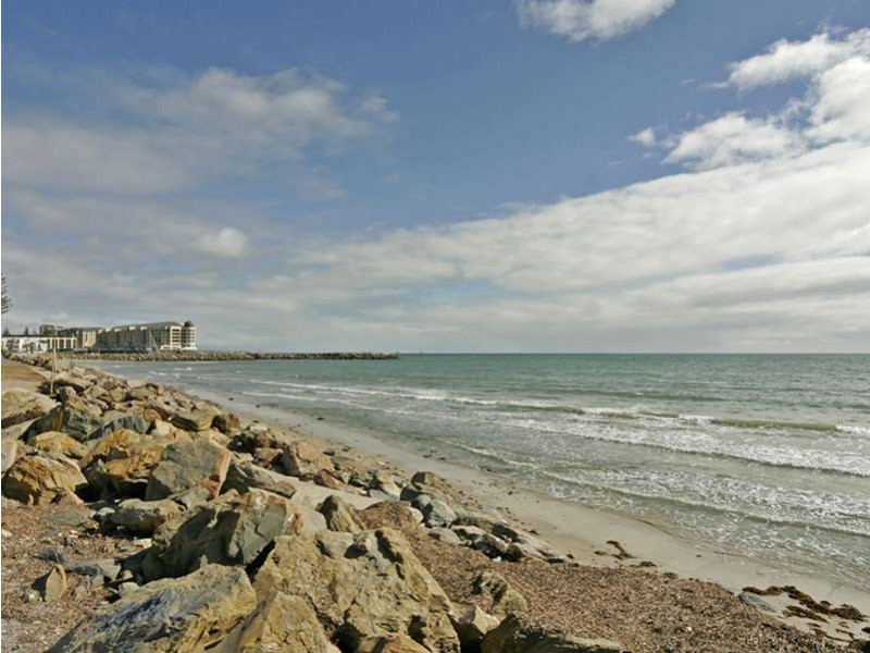 20  North Esplanade, Glenelg North SA 5045