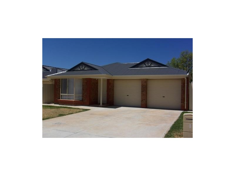 1  Regent Ave, Clovelly Park SA 5042