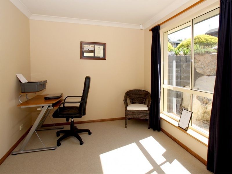 13  Arafura Court,, Hallett Cove SA 5158