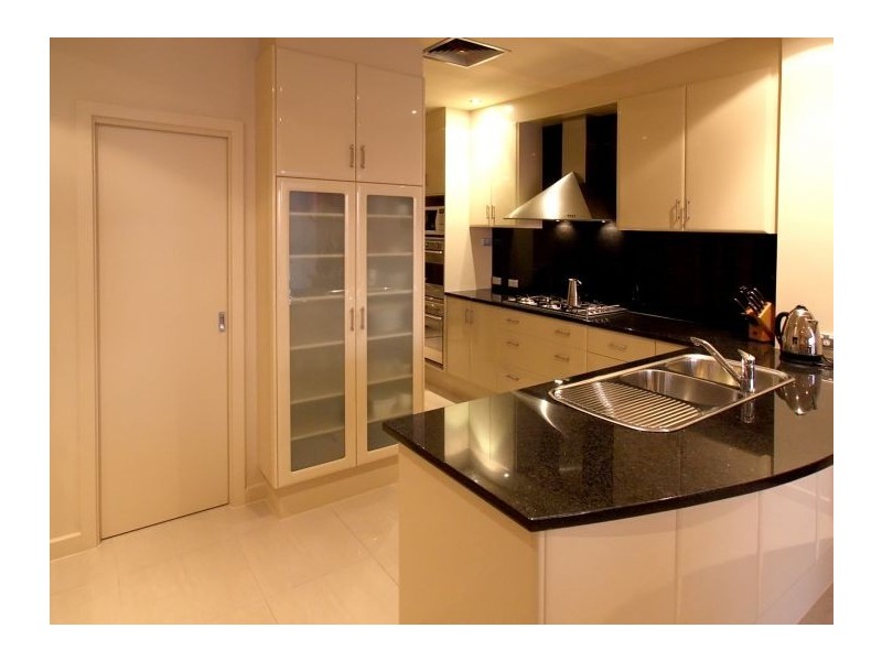 4/7  North Esplanade, Glenelg North SA 5045