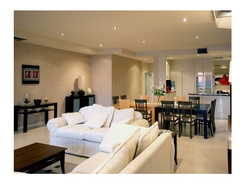 4/7  North Esplanade, Glenelg North SA 5045