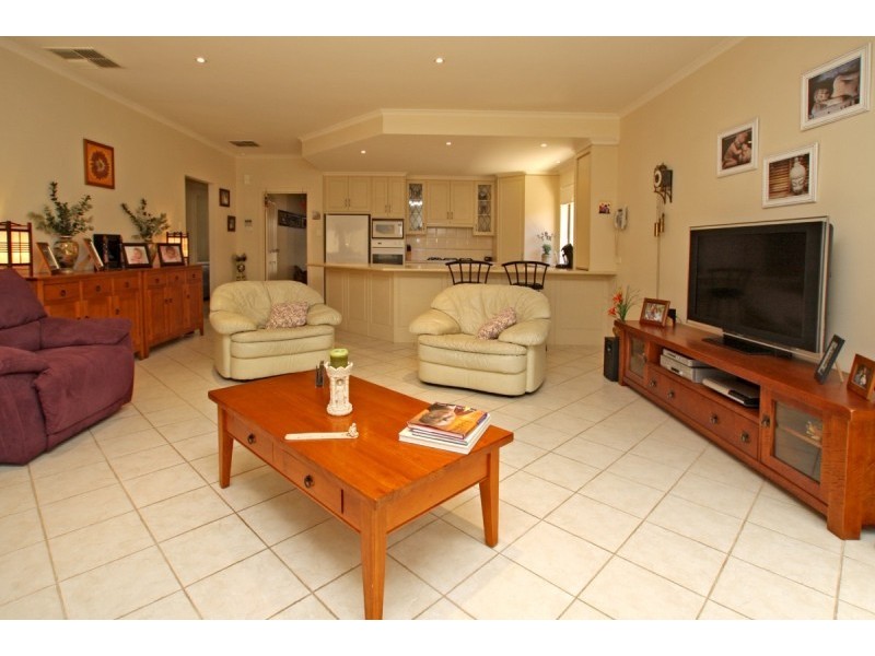 8 Averil Court, Somerton Park SA 5044