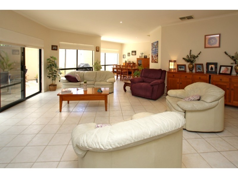 8 Averil Court, Somerton Park SA 5044