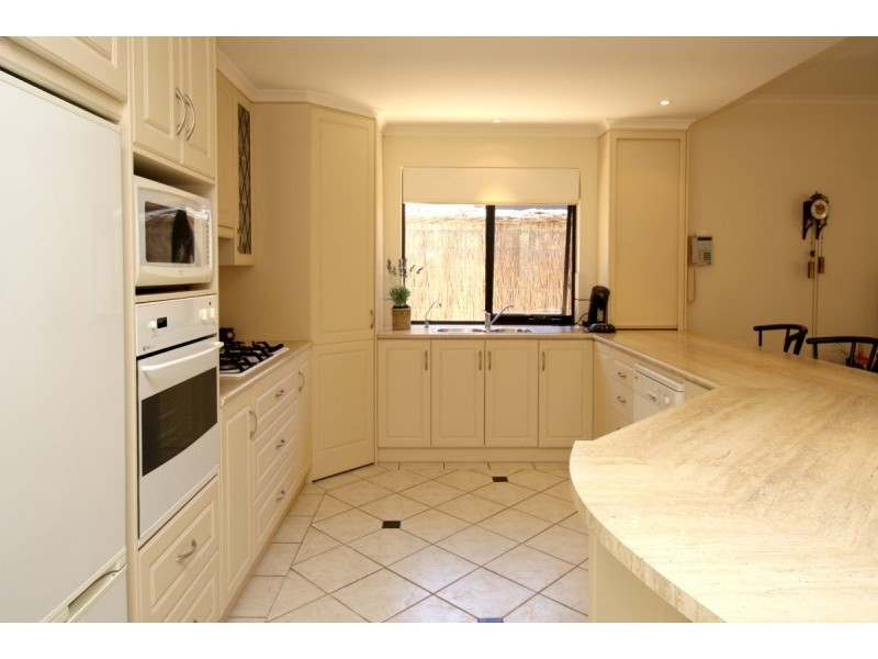 8 Averil Court, Somerton Park SA 5044