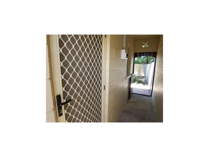 2/12 Centre Street, Largs Bay SA 5016