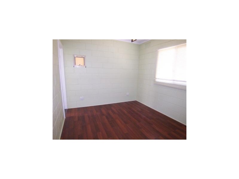 2/12 Centre Street, Largs Bay SA 5016