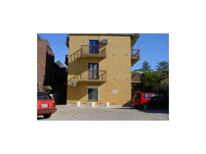 2/172 Seaview Road, Henley Beach South SA 5022